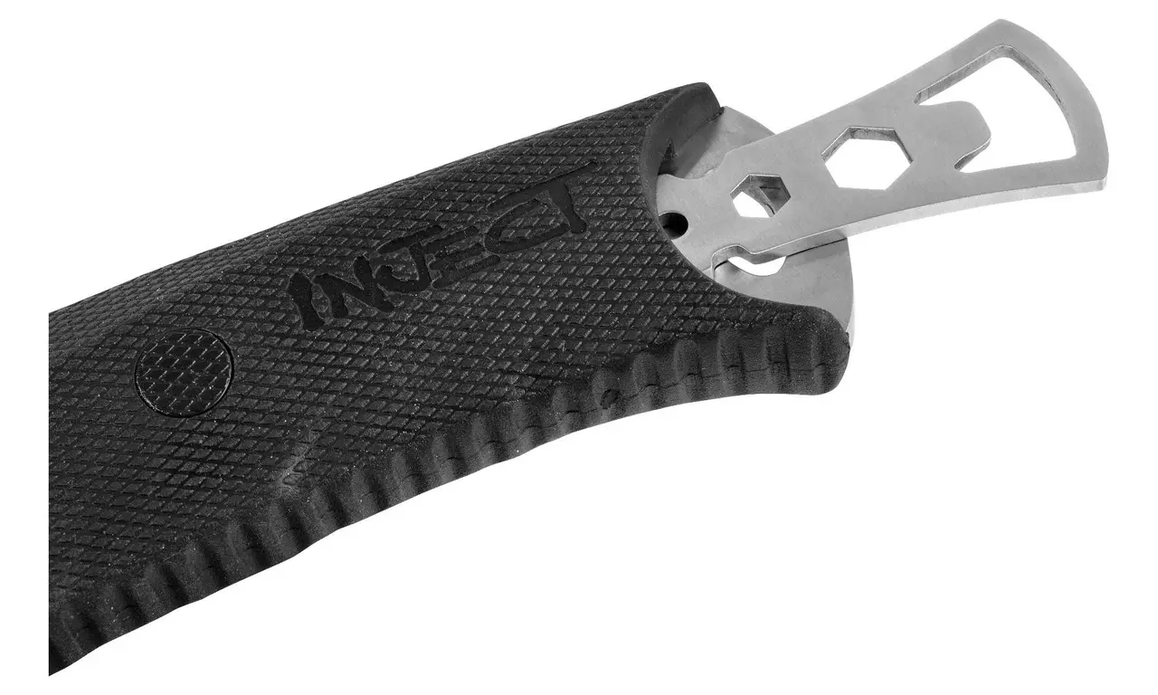 CAMILLUS Carnivore Inject 18″ Titanium Bonded Machete